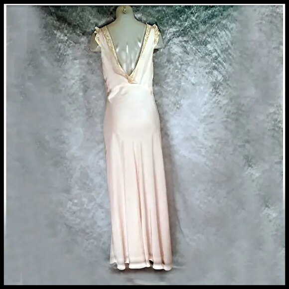 Vintage Pink Rayon Long Nightgown LARGE Size with Lacy Pinafore Ruffle - 1940s - Picture 4 of 13